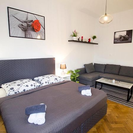 Exlusive Apartment Paris Style Prague Exterior photo