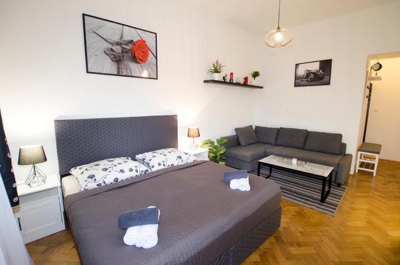 Exlusive Apartment Paris Style Prague Exterior photo