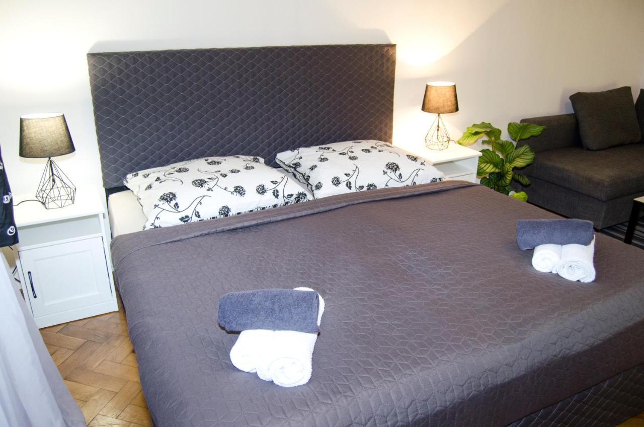 Exlusive Apartment Paris Style Prague Exterior photo