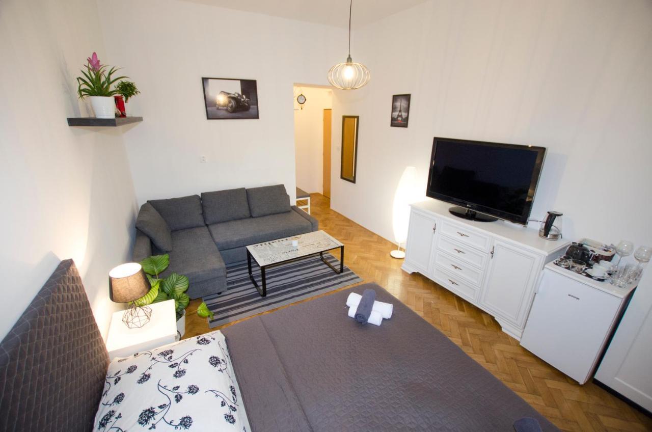 Exlusive Apartment Paris Style Prague Exterior photo
